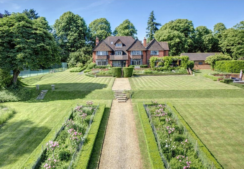 Handsome homes for sale in HenleyonThames
